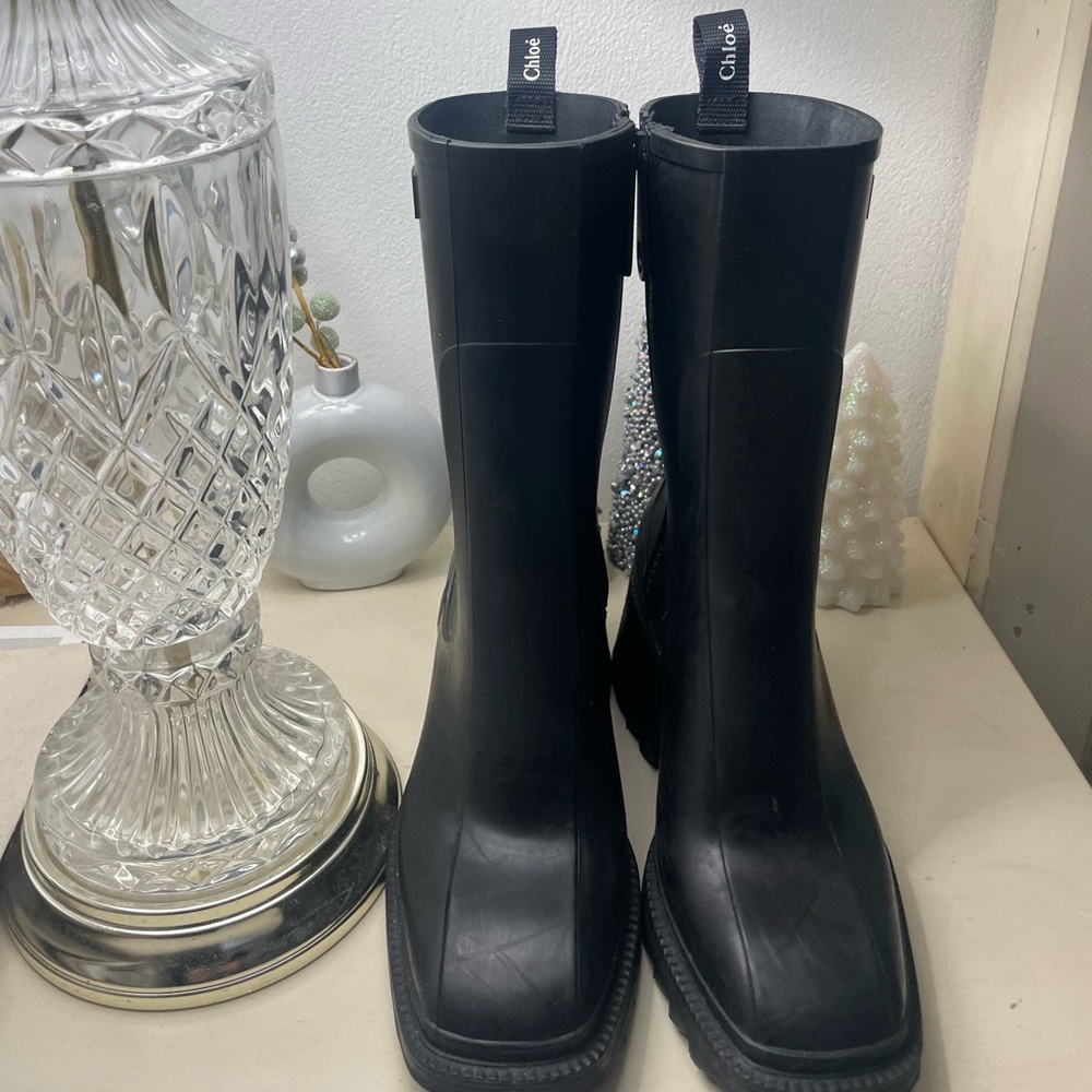 Used Black Chloe Boots Size 8